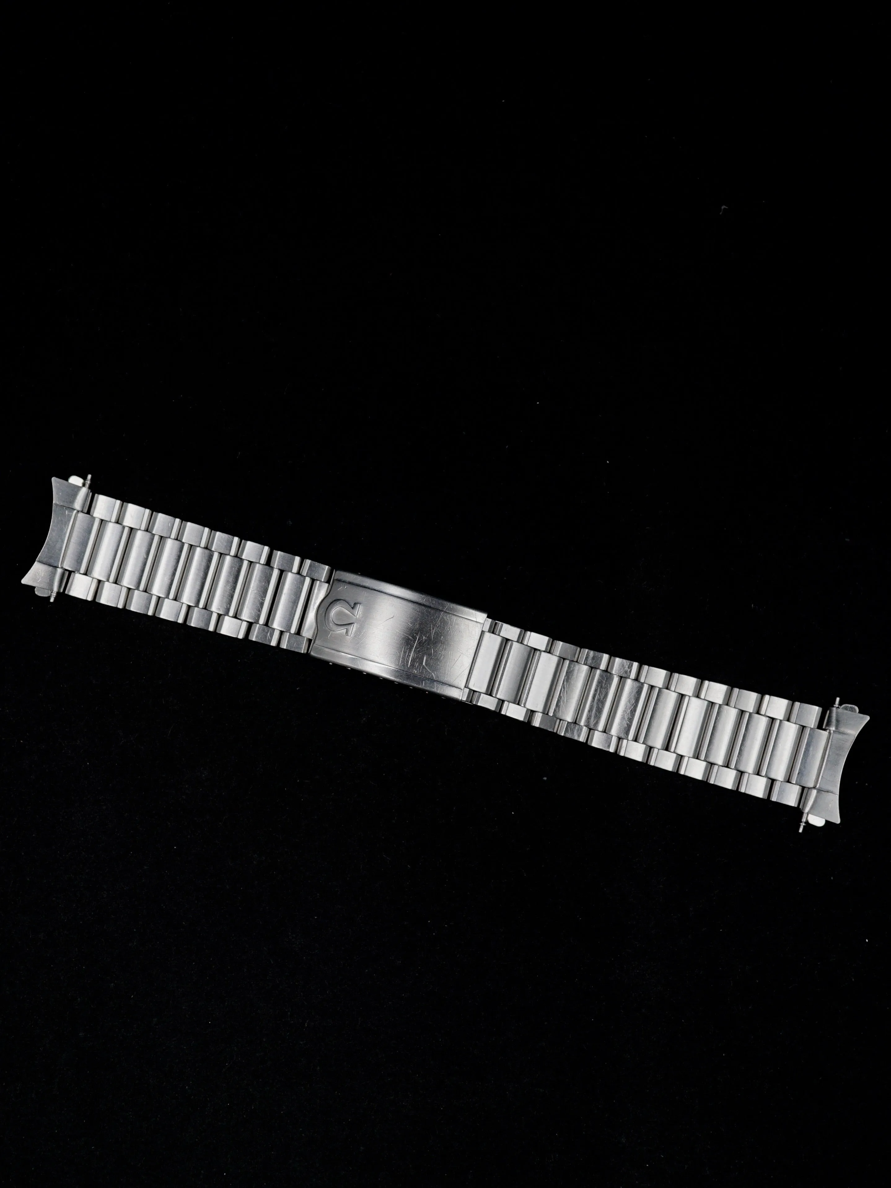 1973 OMEGA Speedmaster Professional 145.022-69 "Straight Writing Case Back"