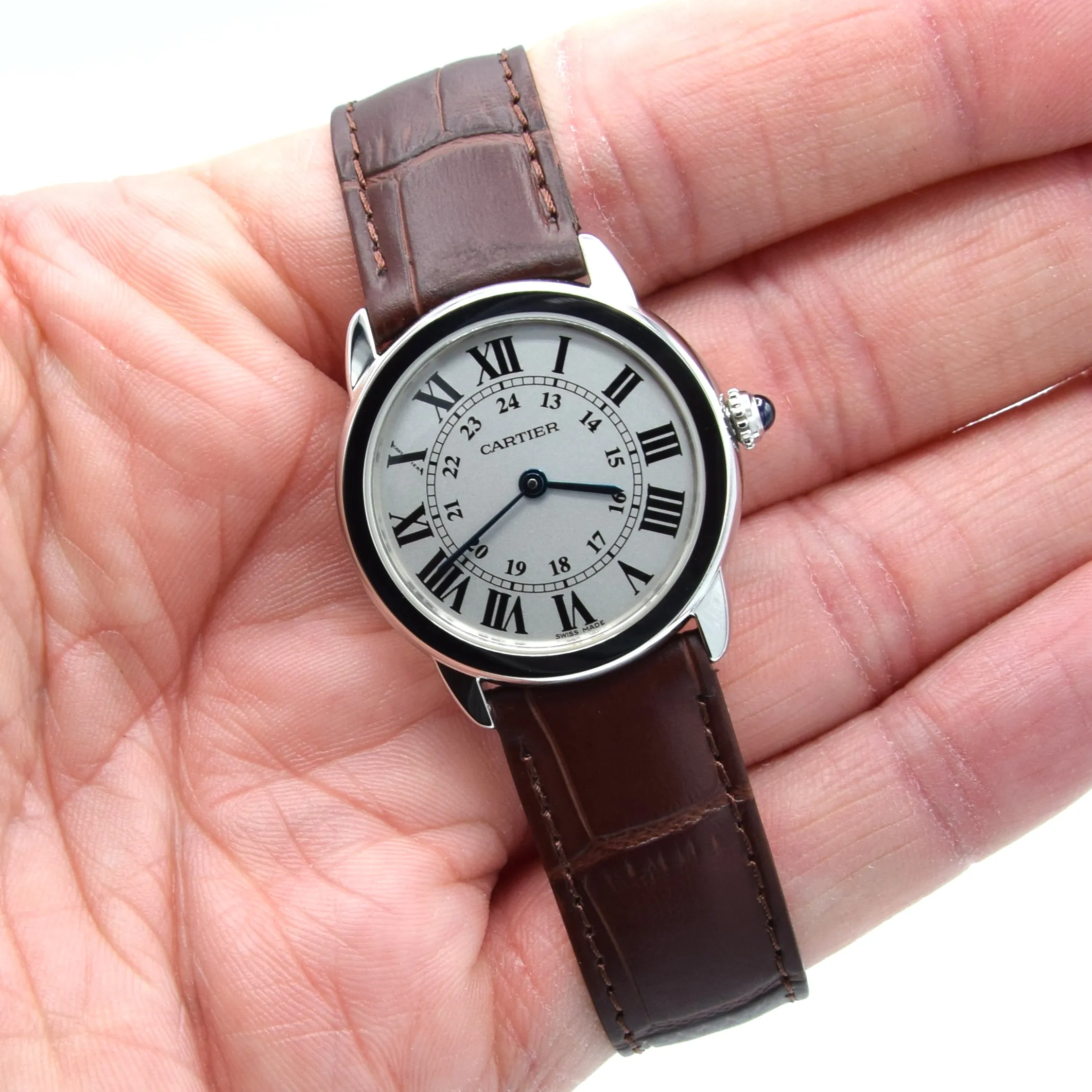 2015 Cartier 29mm Ronde Solo de  2933 - with white Roman Numeral Dial in stainless steel on deployment