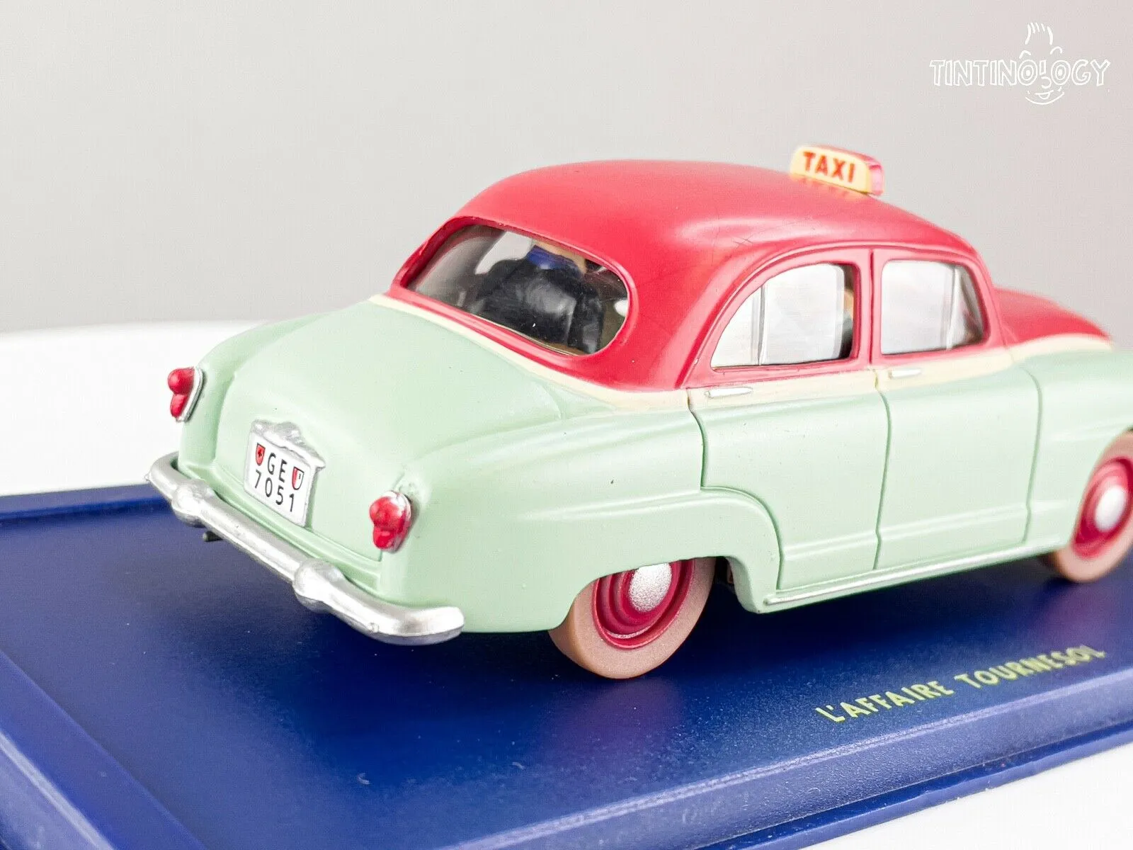 ATLAS TINTIN CAR # 21 Simca Taxi - Calculus Affair Herge model car 1/43 Scale