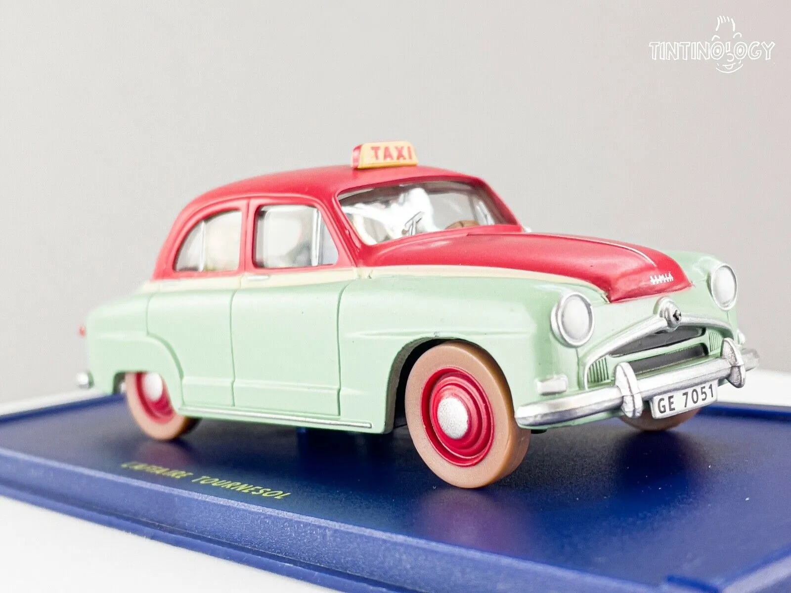 ATLAS TINTIN CAR # 21 Simca Taxi - Calculus Affair Herge model car 1/43 Scale