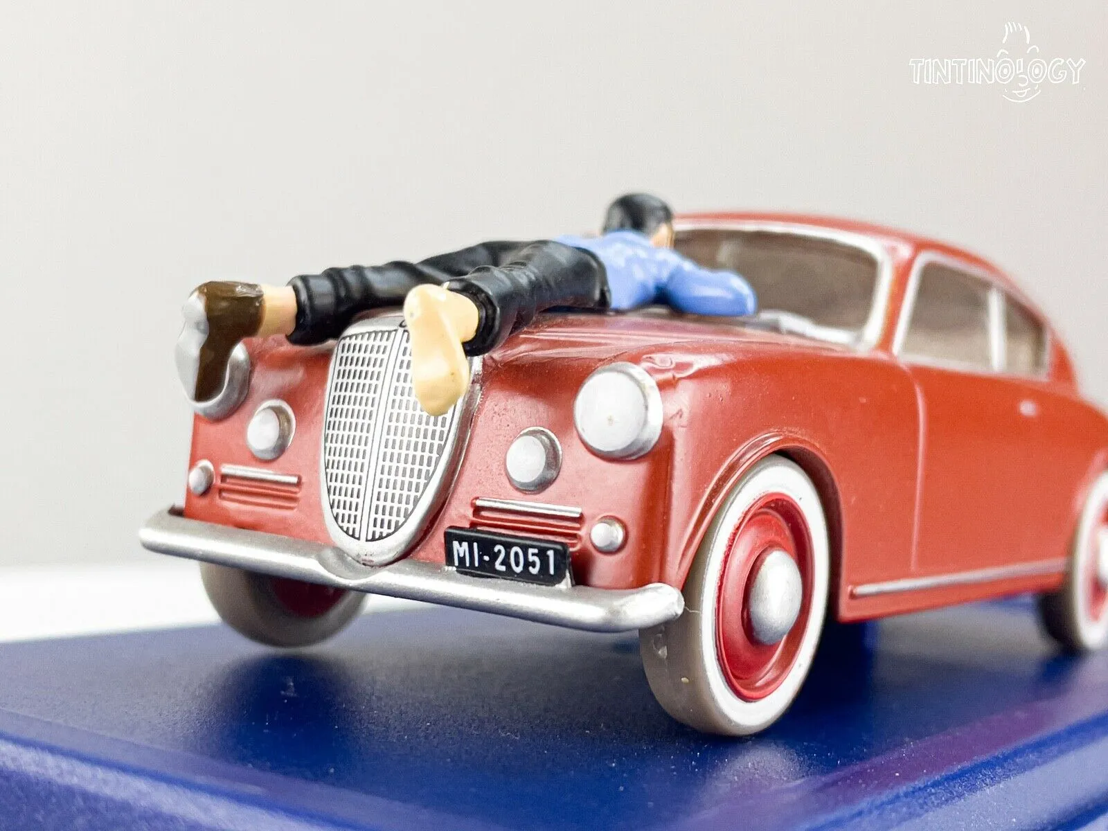 ATLAS TINTIN CAR # 26 Lancia Aurelia Calculus Herge model 1/43 Scale Voiture
