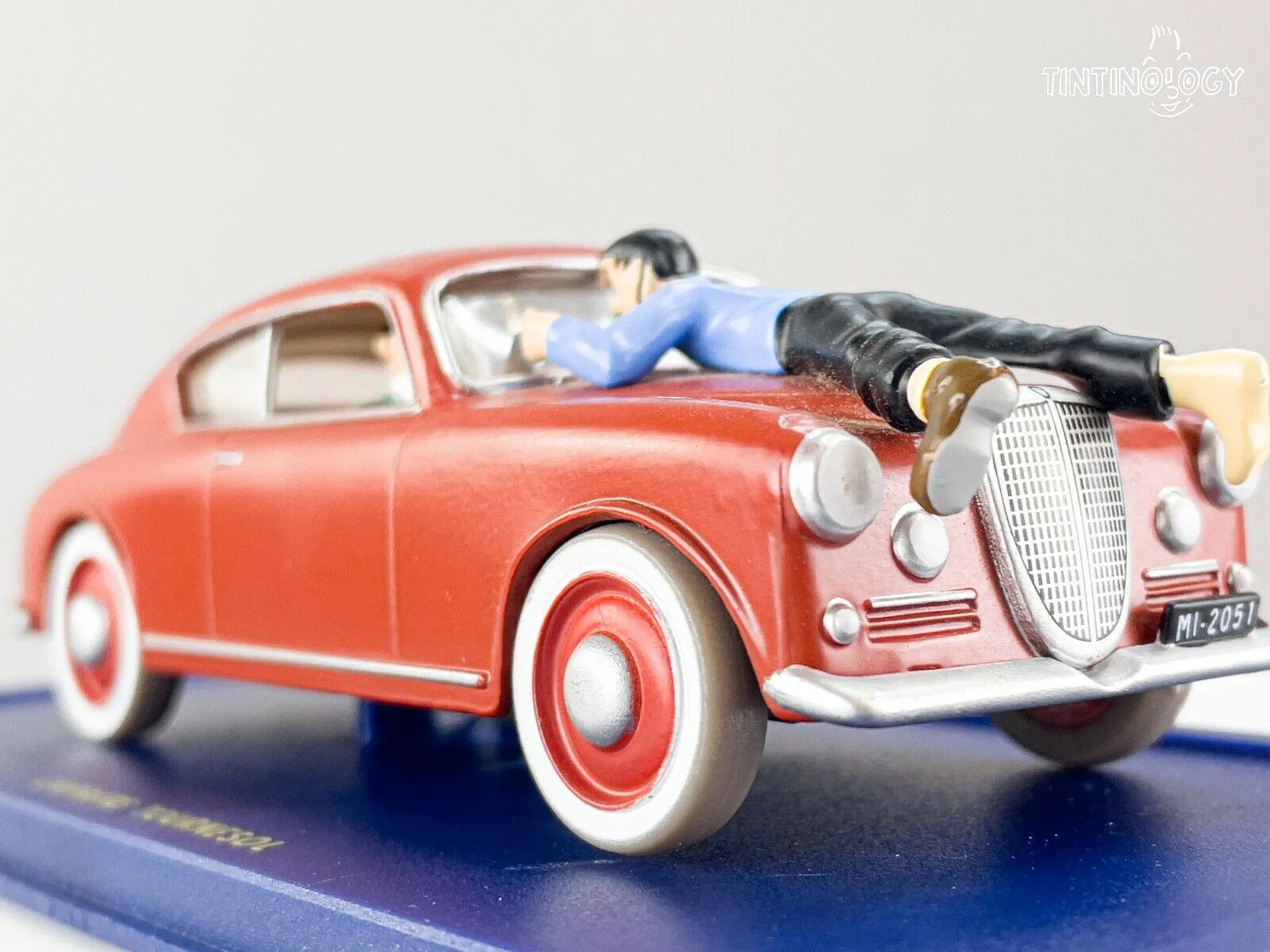 ATLAS TINTIN CAR # 26 Lancia Aurelia Calculus Herge model 1/43 Scale Voiture