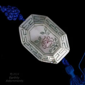 B10-0101 Vintage Chinese Mother of Pearl Inlaid etched and painted bead 27x35x10mm