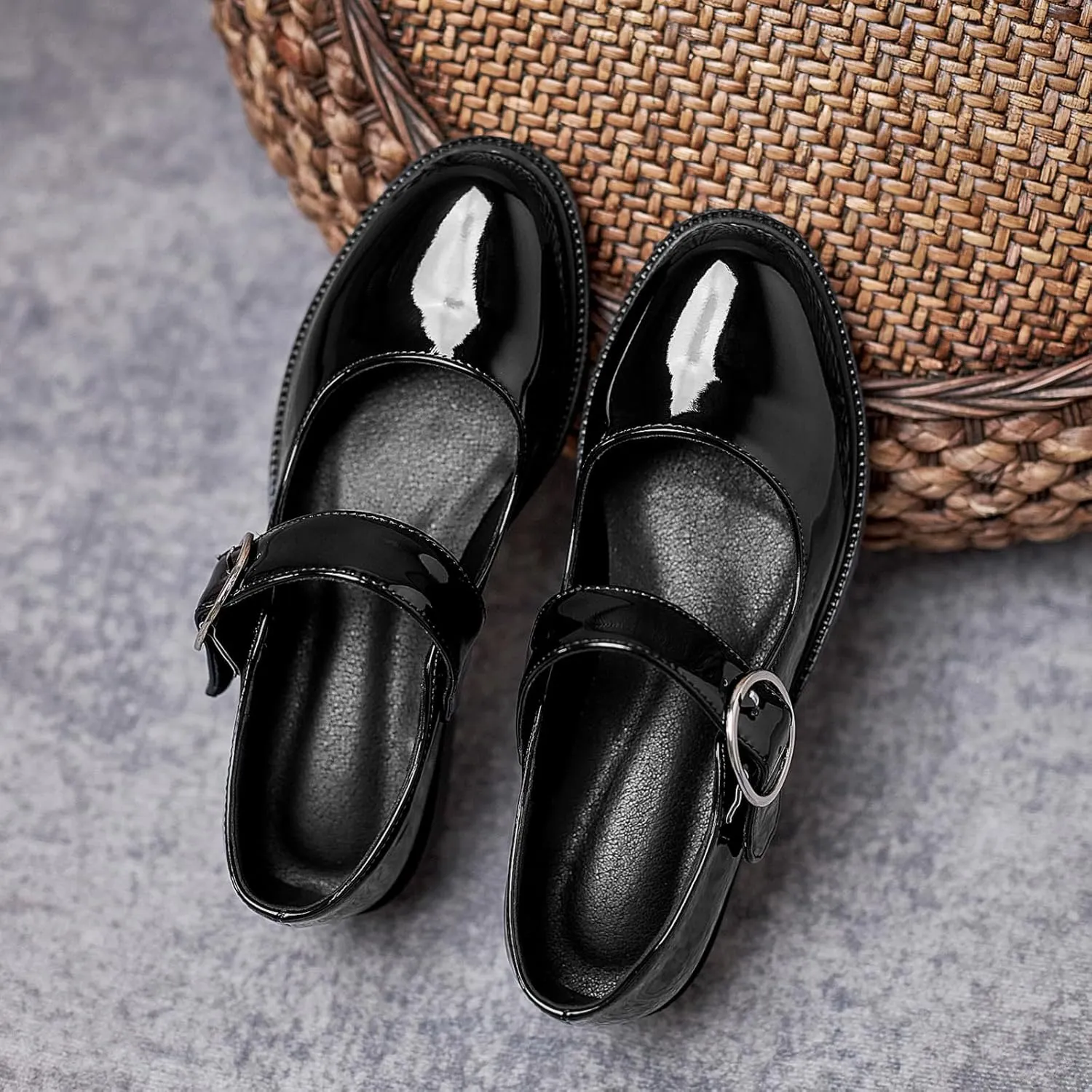 Gicoiz Classic Patent Mary Jane Womens Round Toe Buckle Pumps