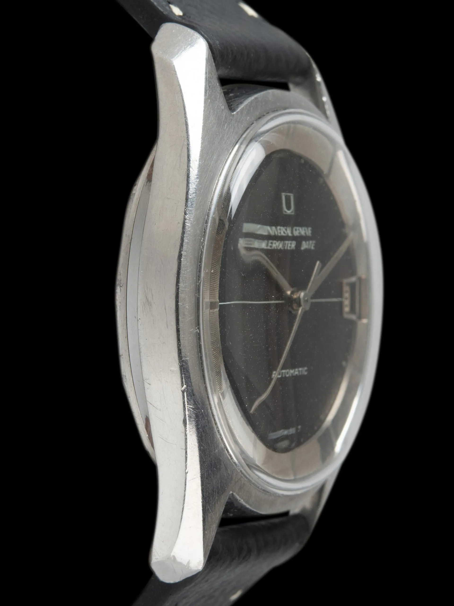 Tropical 1966 Universal Geneve Polerouter Date (Ref. 869115/01) Black Dial