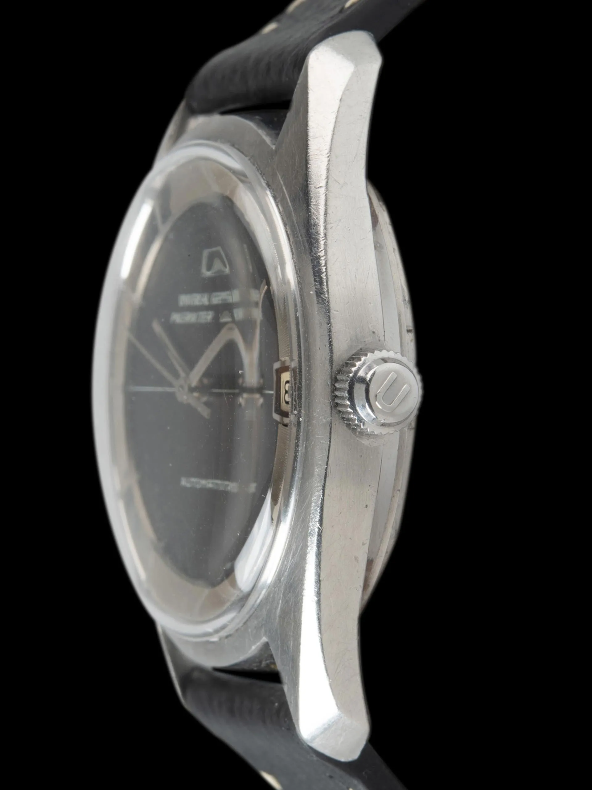 Tropical 1966 Universal Geneve Polerouter Date (Ref. 869115/01) Black Dial